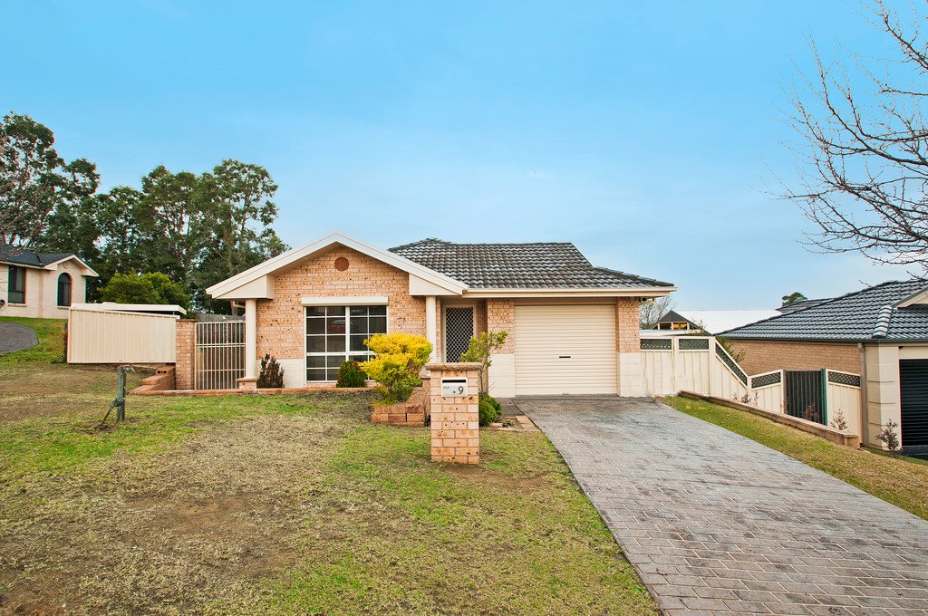 9 Arboreal Place HORSLEY 1