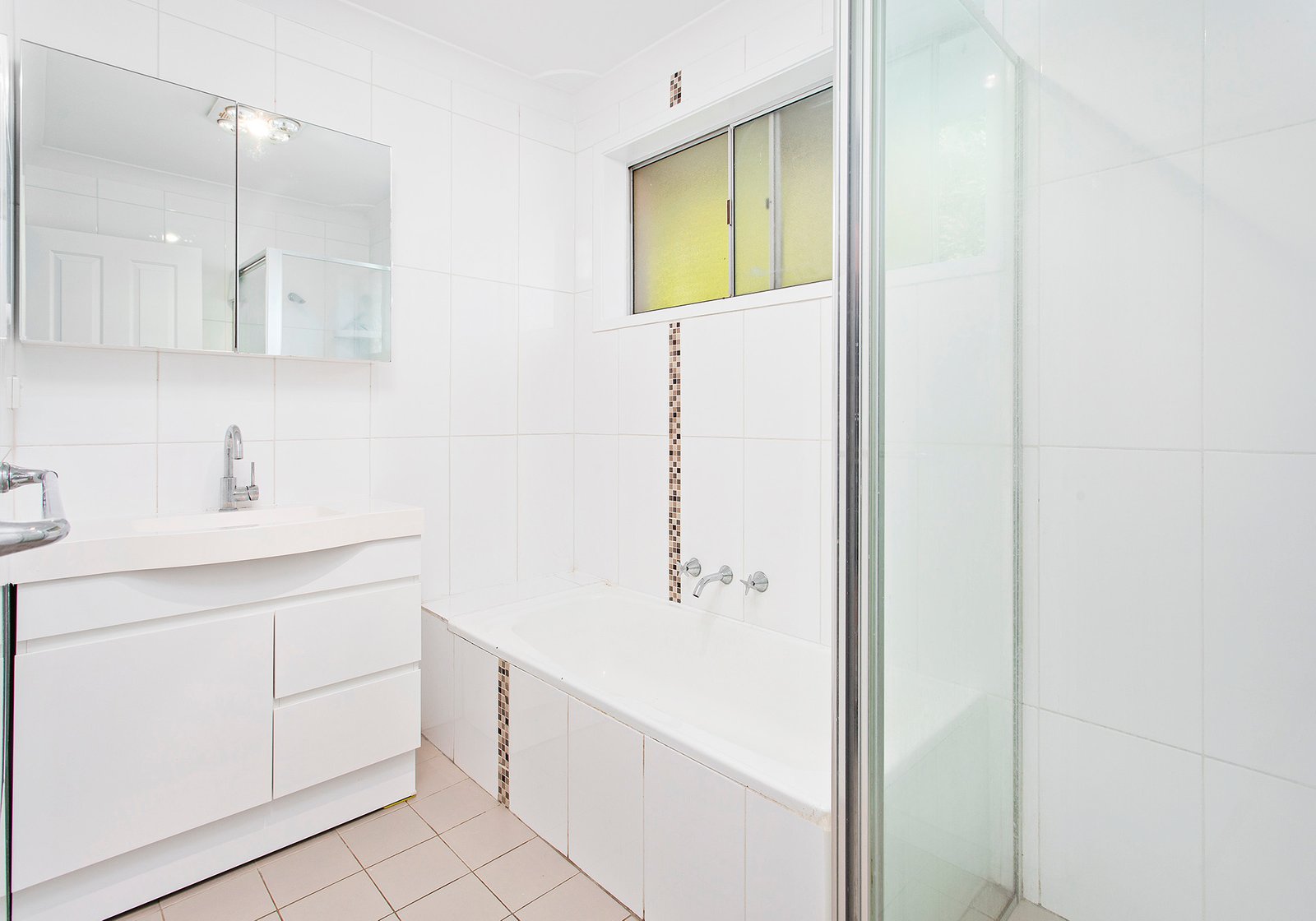 9 Avery Avenue MOUNT WARRIGAL 8