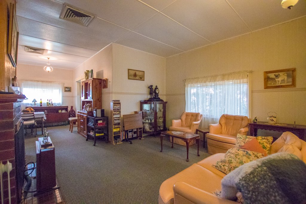 9 Baileys Lane TUMUT 16