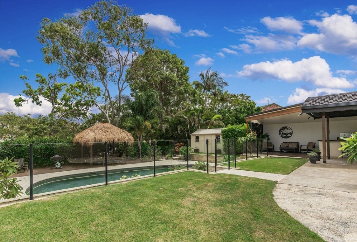 9 Bairnsdale Court HELENSVALE 2