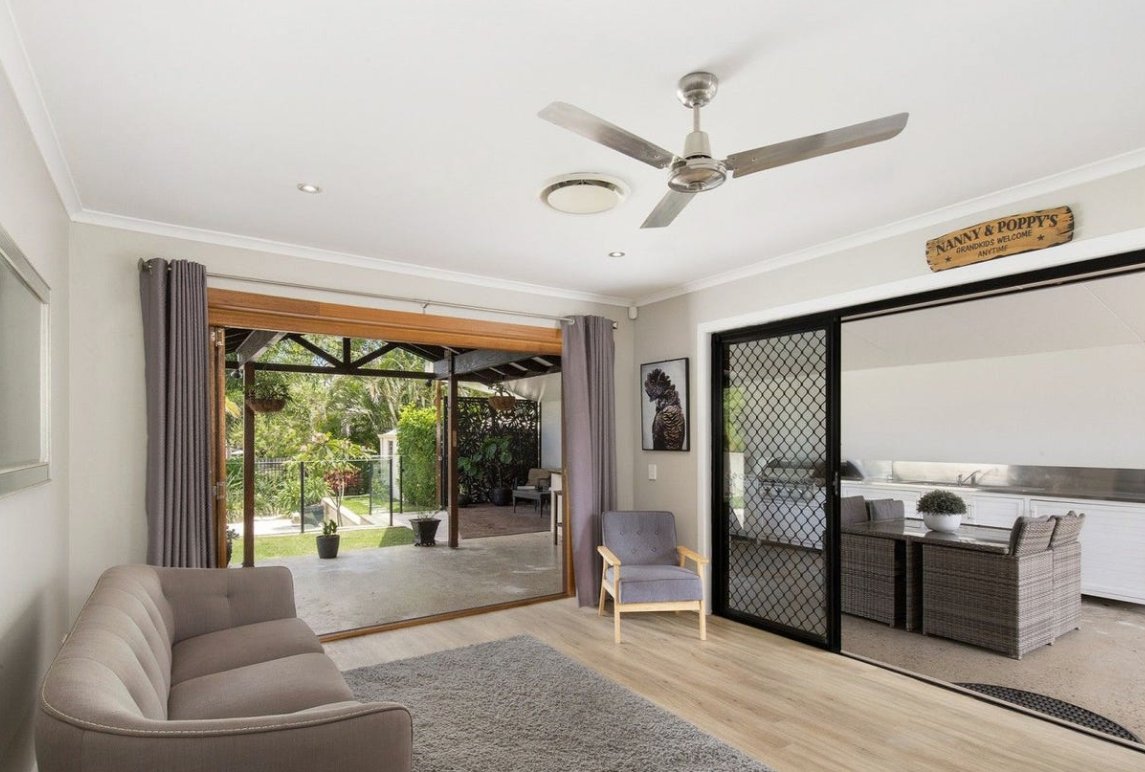 9 Bairnsdale Court HELENSVALE 5