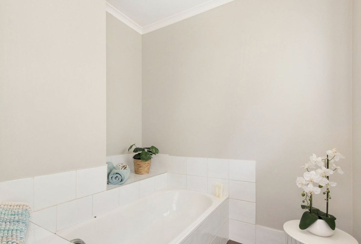 9 Bairnsdale Court HELENSVALE 13