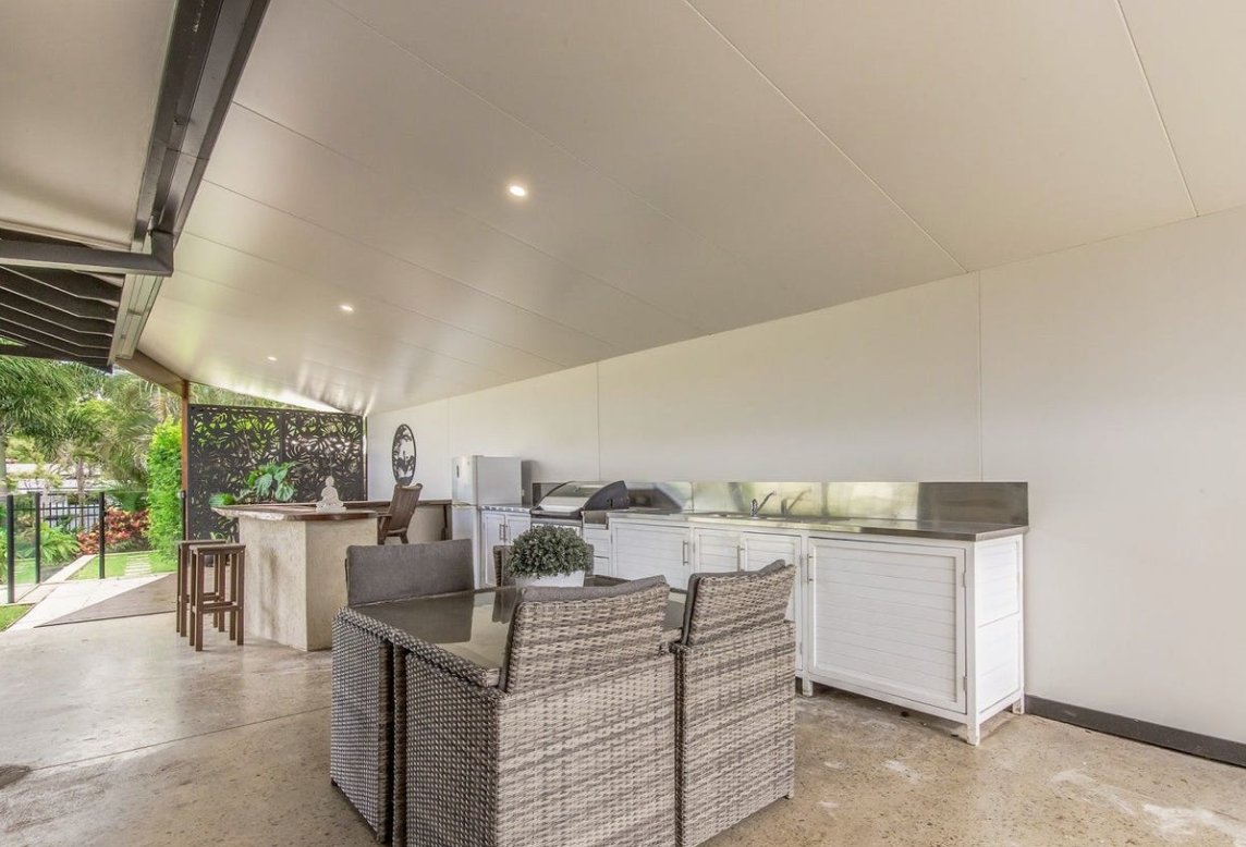 9 Bairnsdale Court HELENSVALE 15