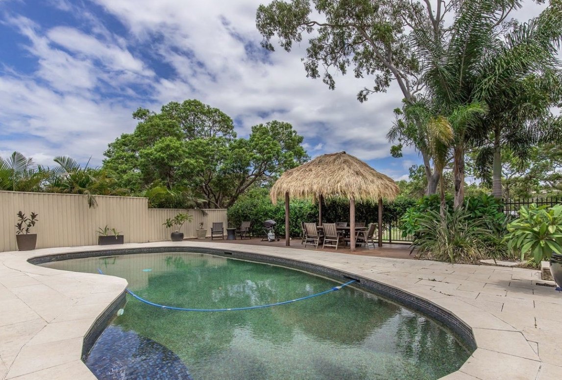 9 Bairnsdale Court HELENSVALE 16