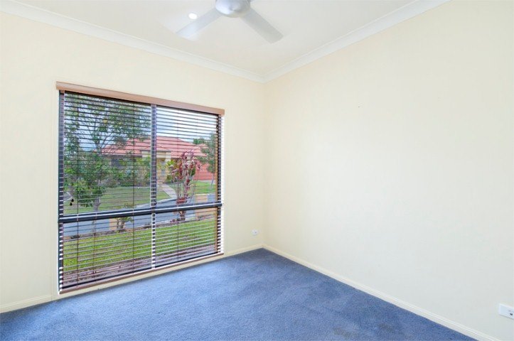 9 Belmont Drive VARSITY LAKES 6