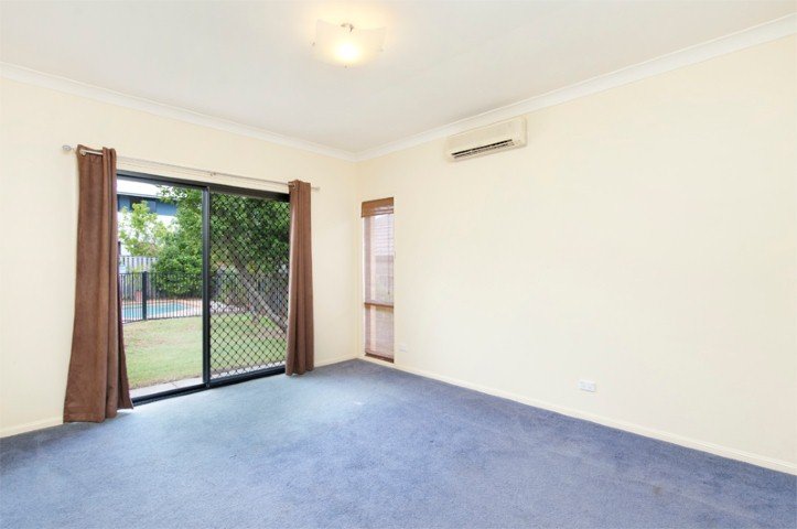 9 Belmont Drive VARSITY LAKES 8