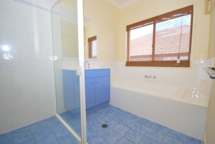 9 Belmont Drive VARSITY LAKES 11