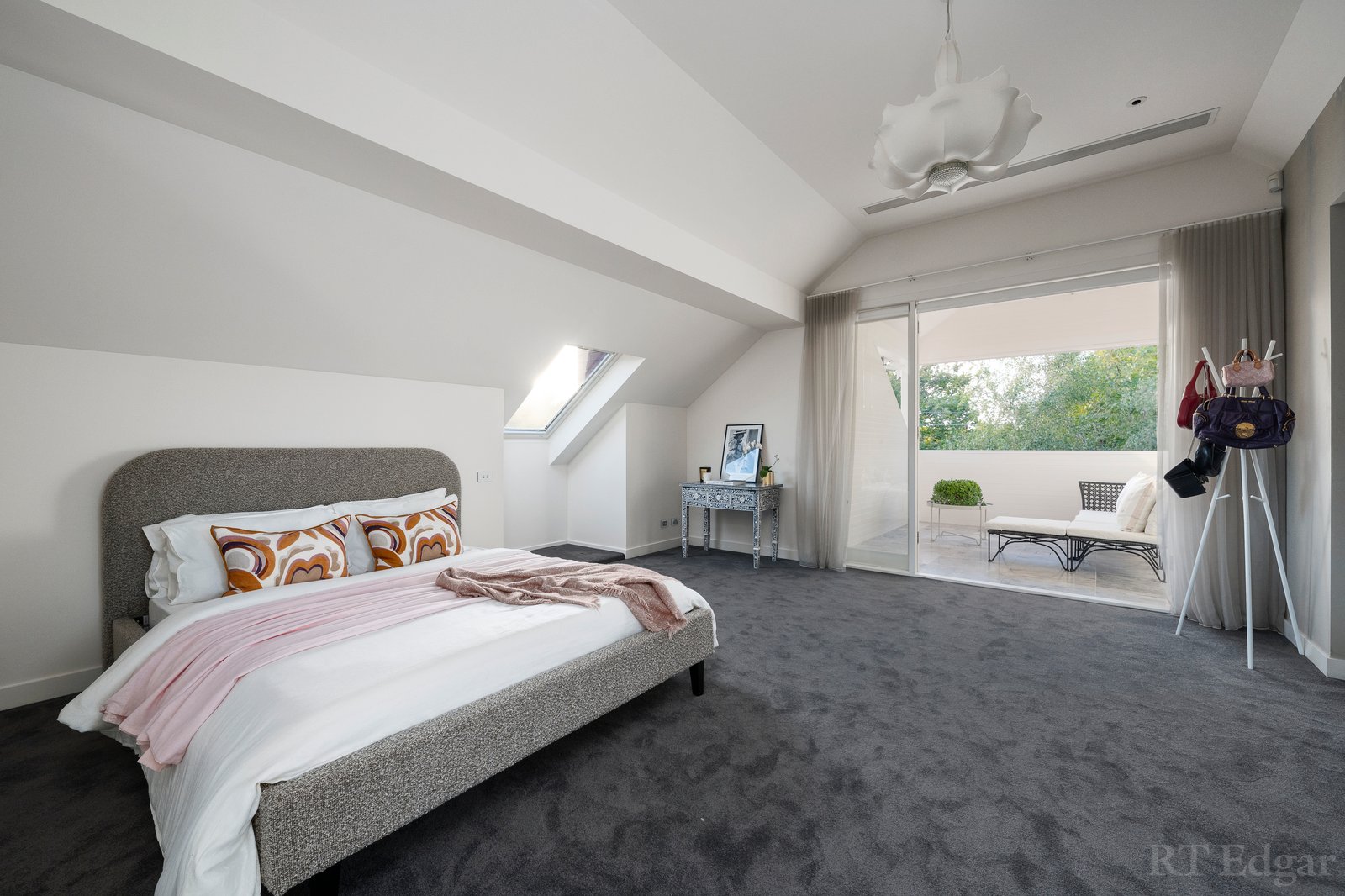 Real Estate and Property in 9 Bendigo Avenue, Elwood, VIC