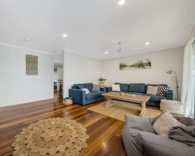 9 Benowa Crt  BOYNE ISLAND 3