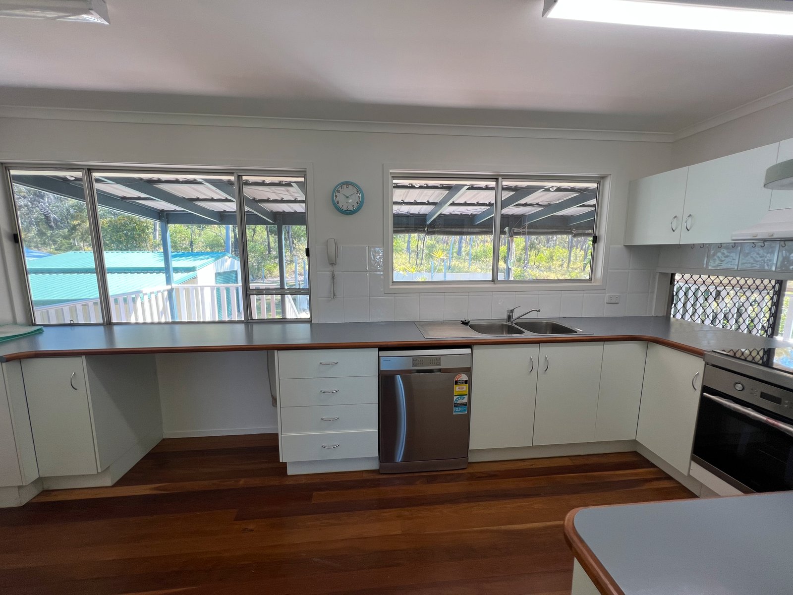 9 Benowa Crt  BOYNE ISLAND 5