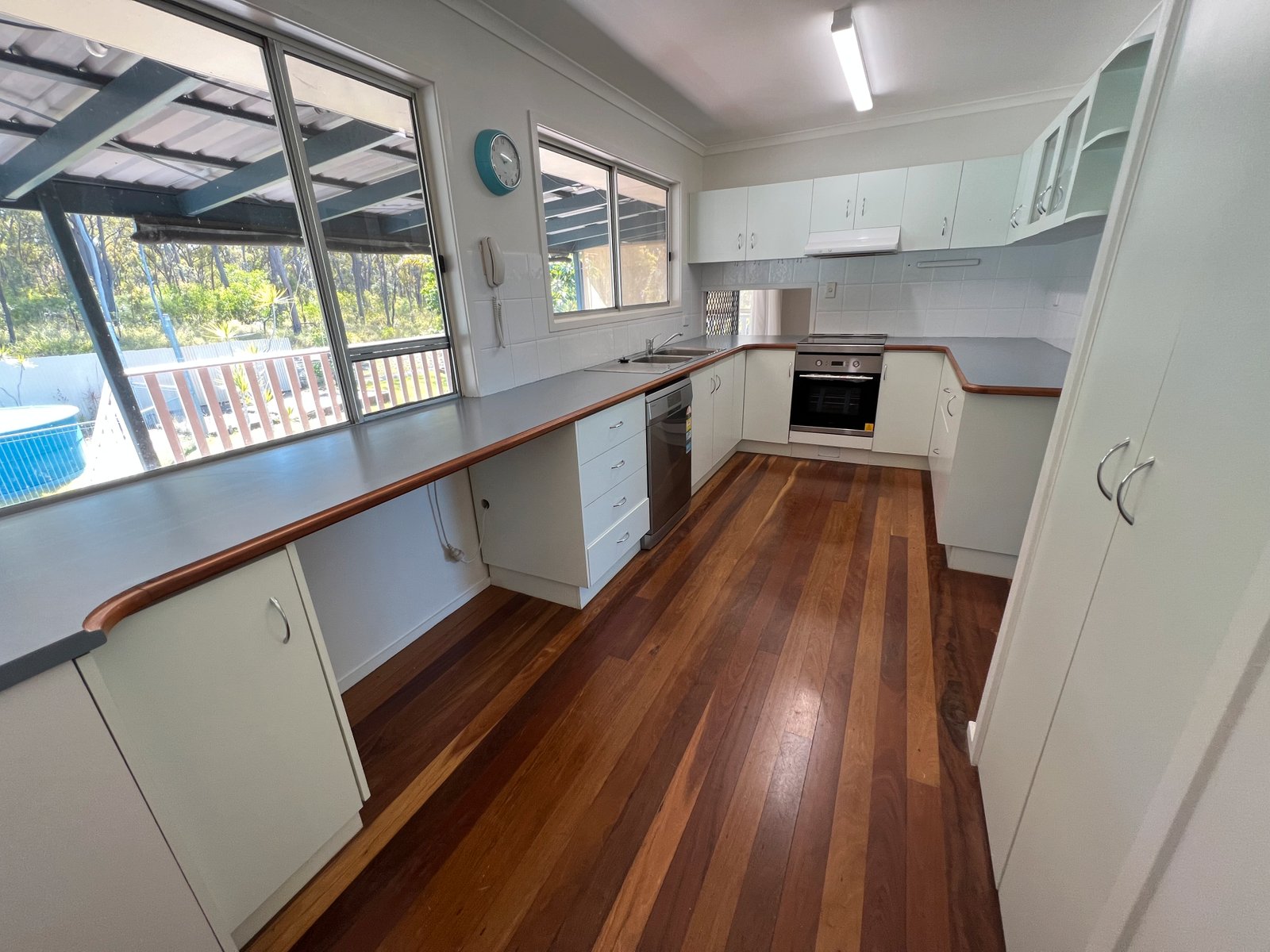 9 Benowa Crt  BOYNE ISLAND 6