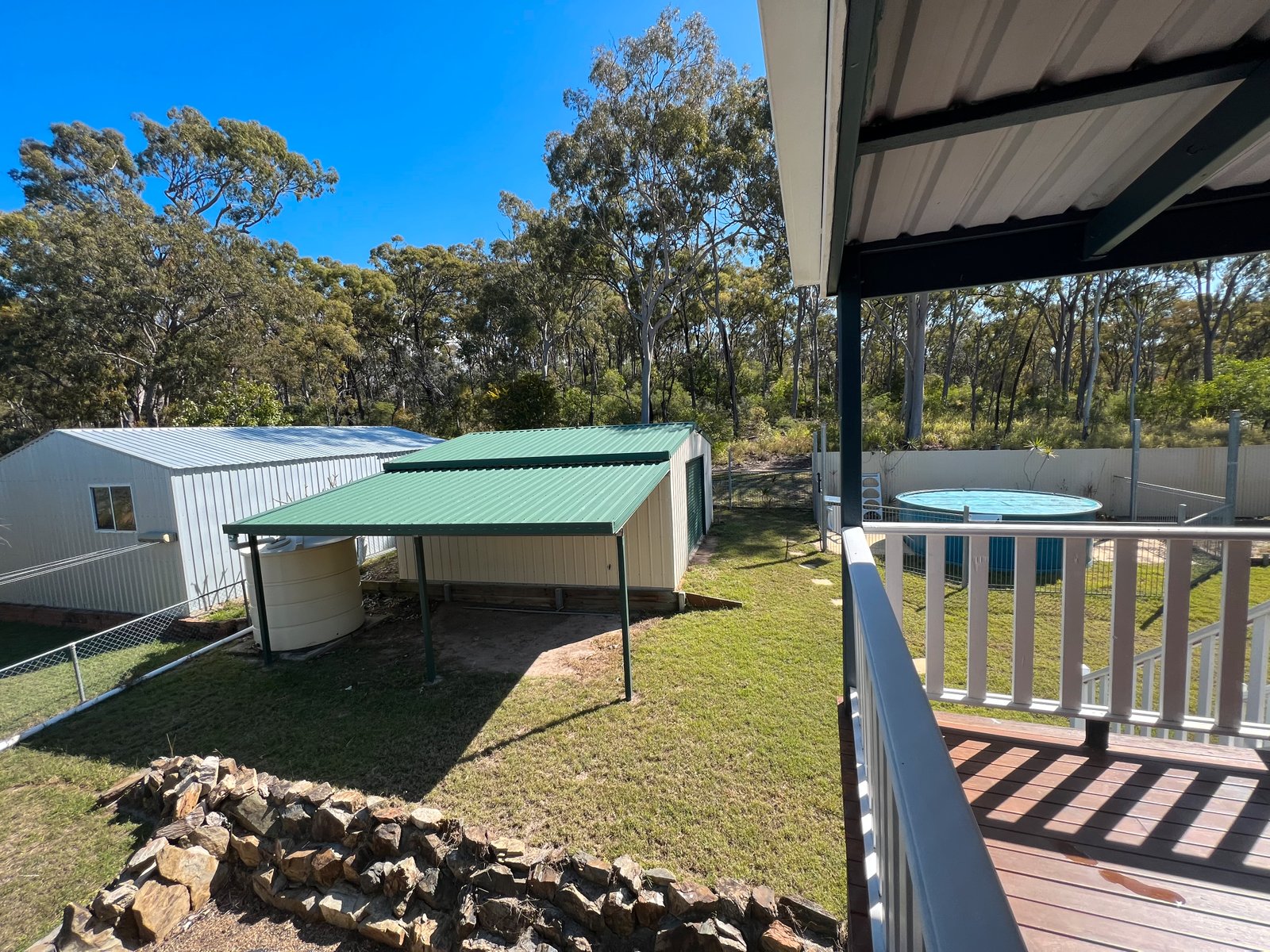 9 Benowa Crt  BOYNE ISLAND 11