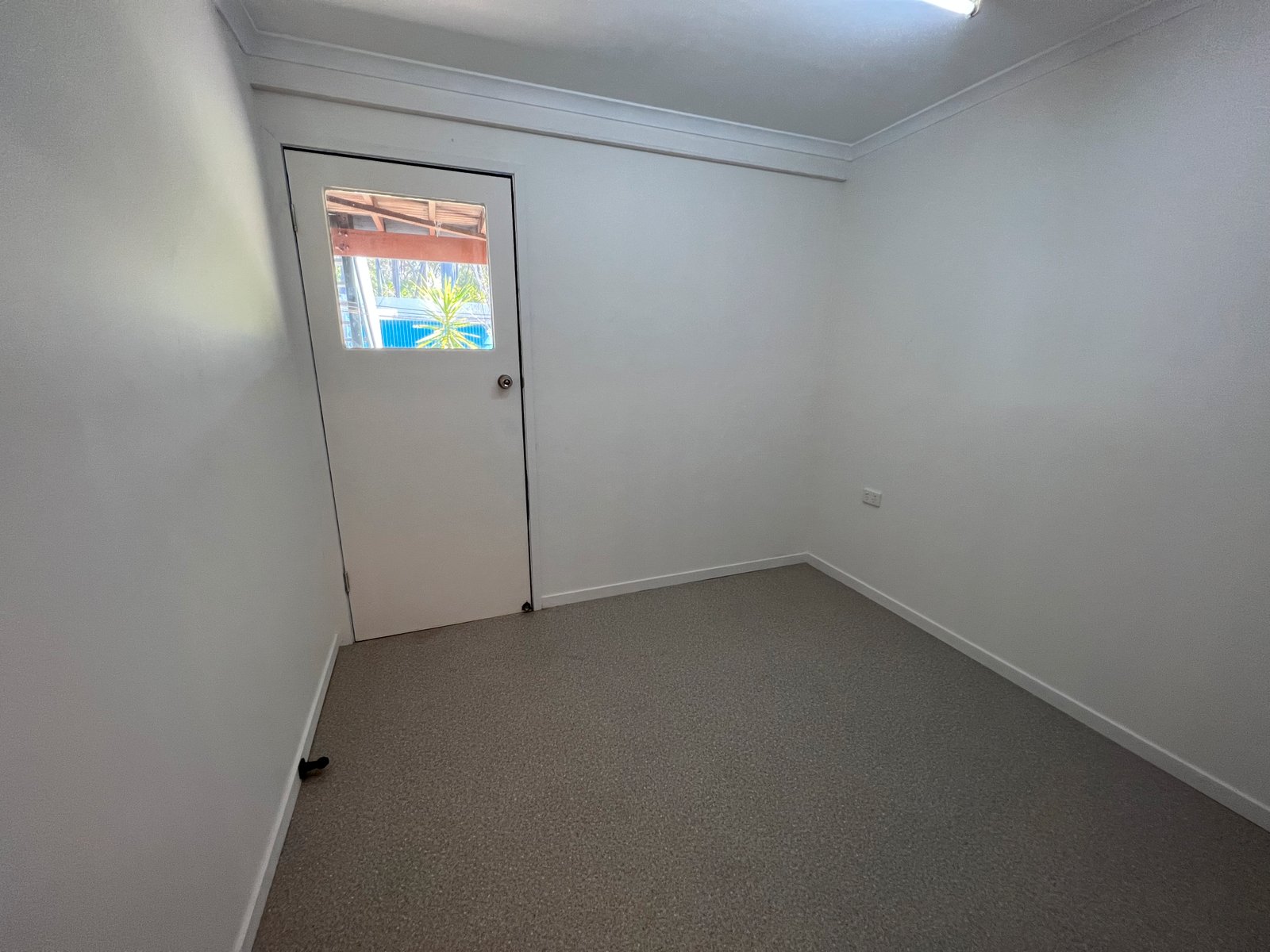 9 Benowa Crt  BOYNE ISLAND 17