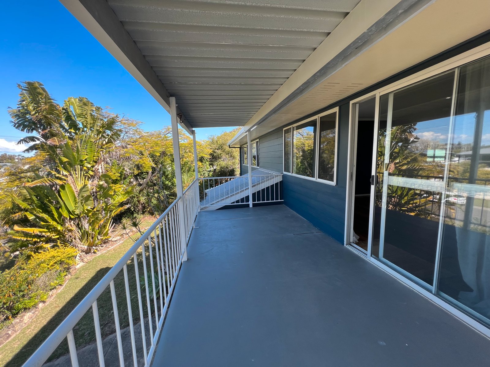 9 Benowa Crt  BOYNE ISLAND 19