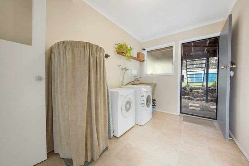9 Benowa Crt  BOYNE ISLAND 21