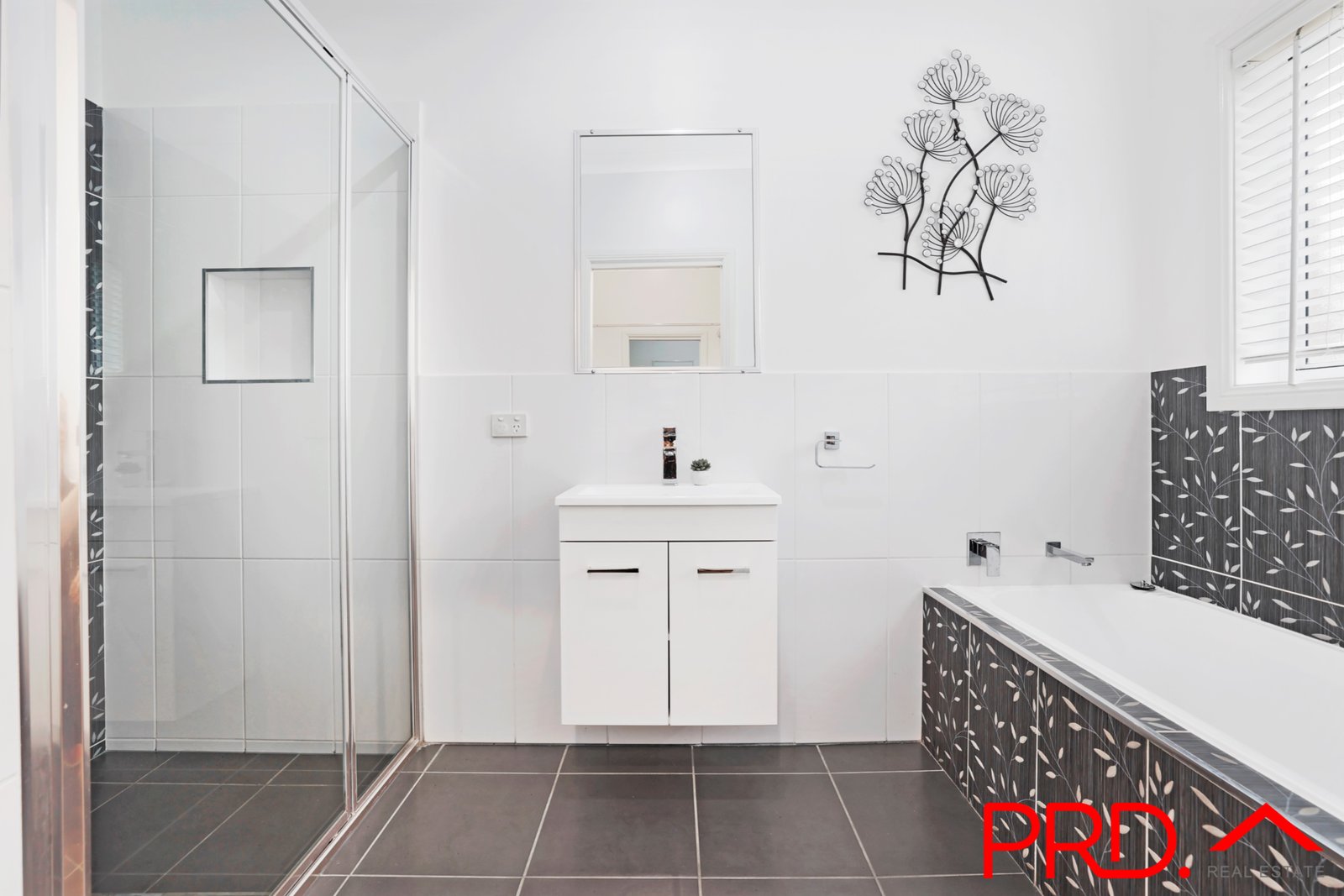 9 Biloba Way TAMWORTH 14