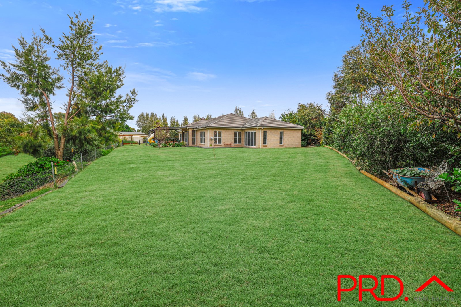 9 Biloba Way TAMWORTH 19