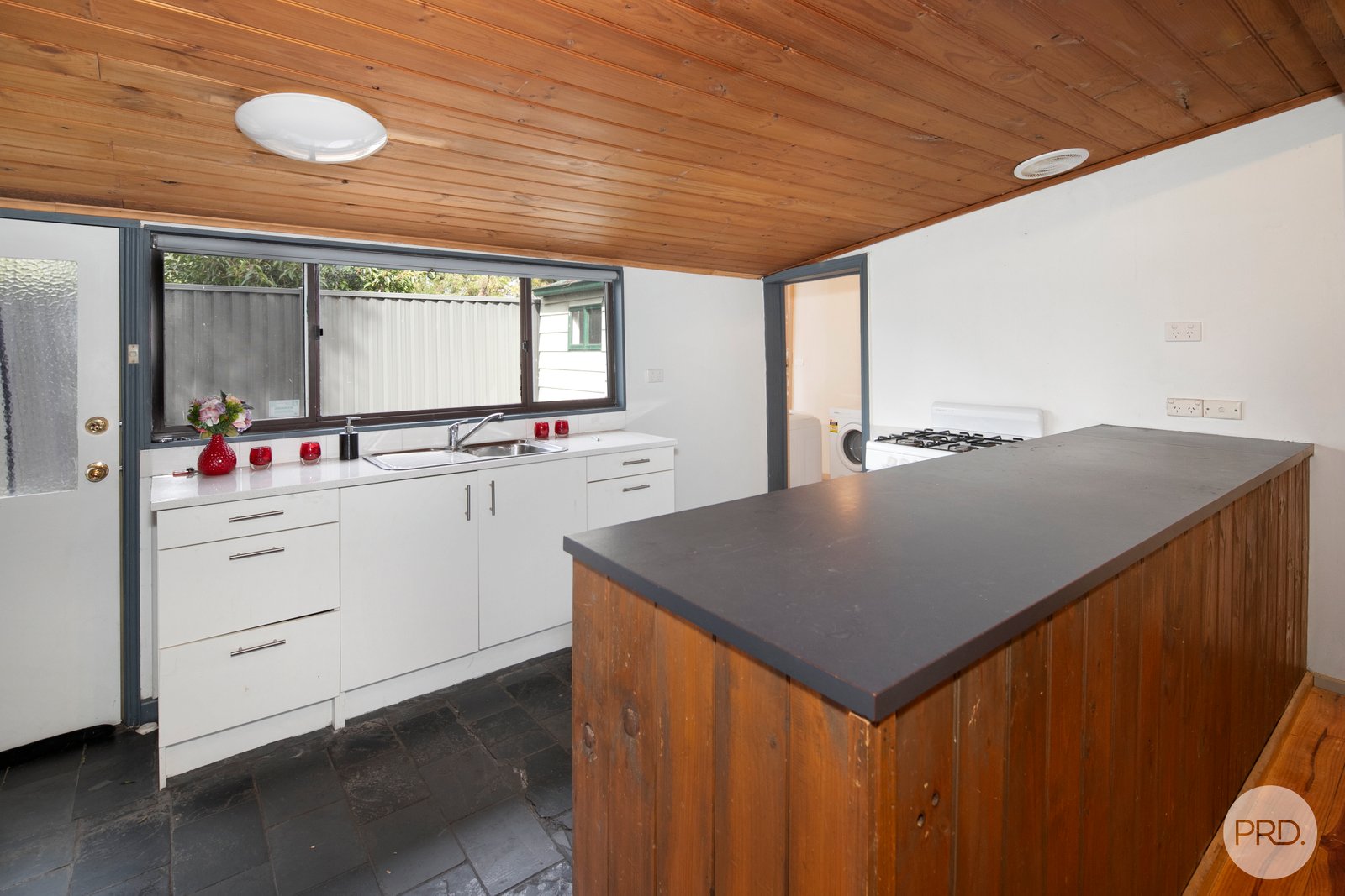 9 Birdwood Avenue SEBASTOPOL 6