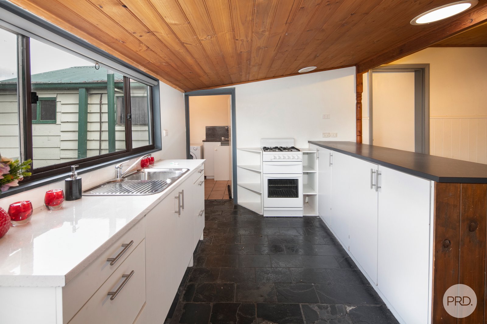 9 Birdwood Avenue SEBASTOPOL 8