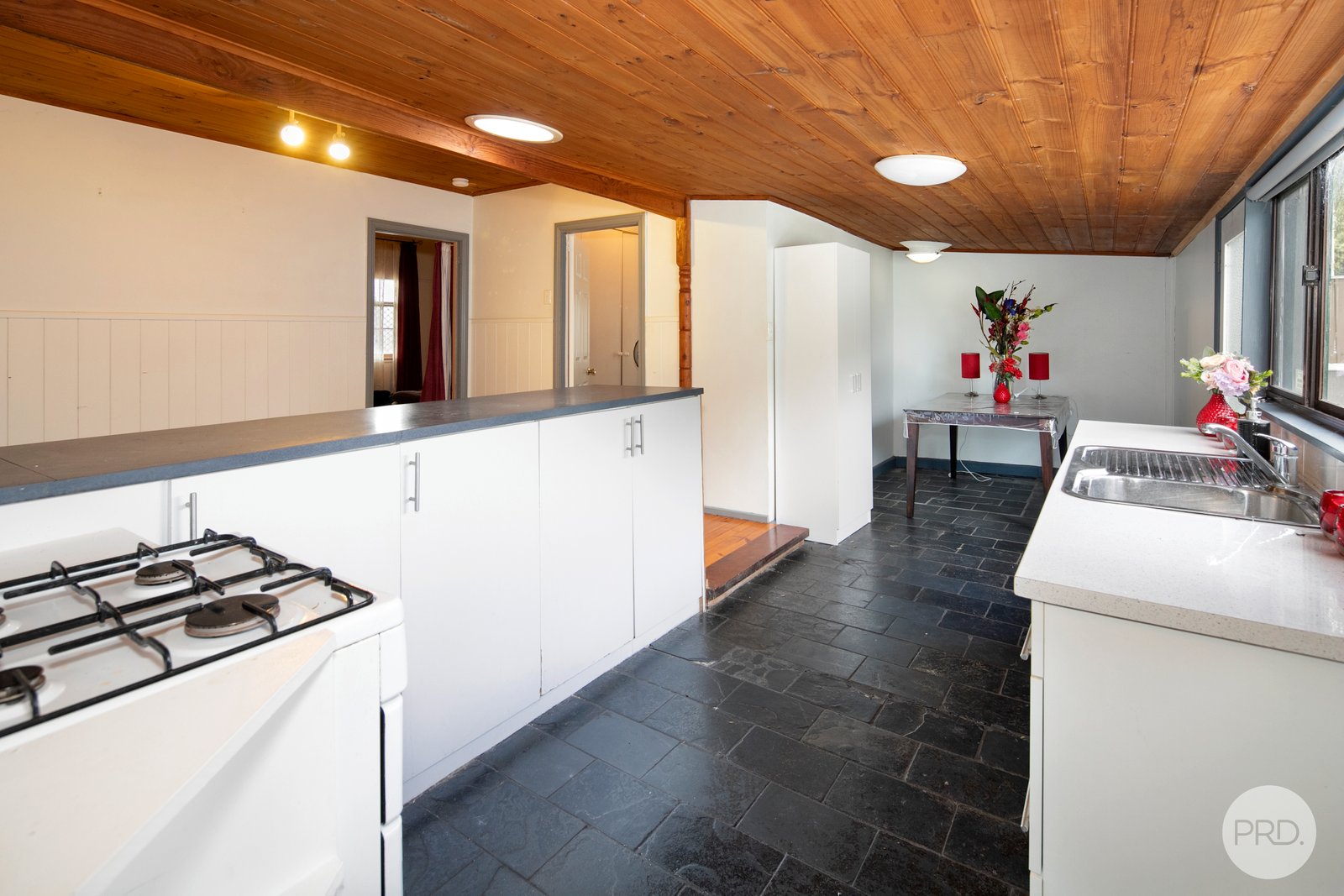 9 Birdwood Avenue SEBASTOPOL 9