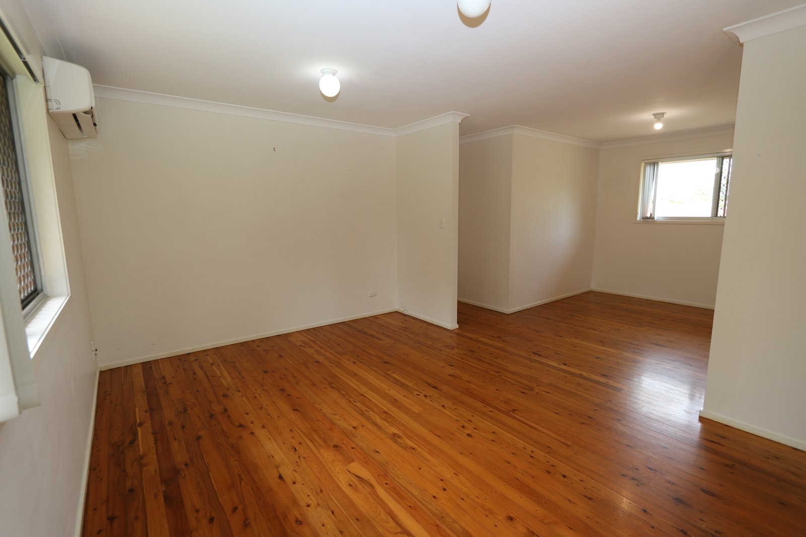 9 Bloodwood Crescent MOLENDINAR 3