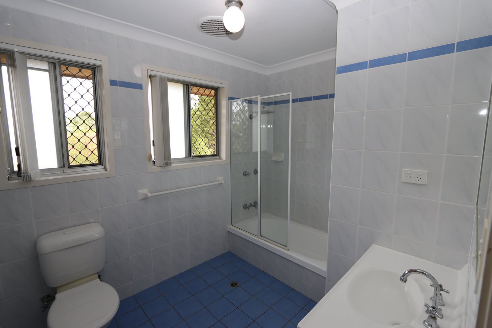 9 Bloodwood Crescent MOLENDINAR 7