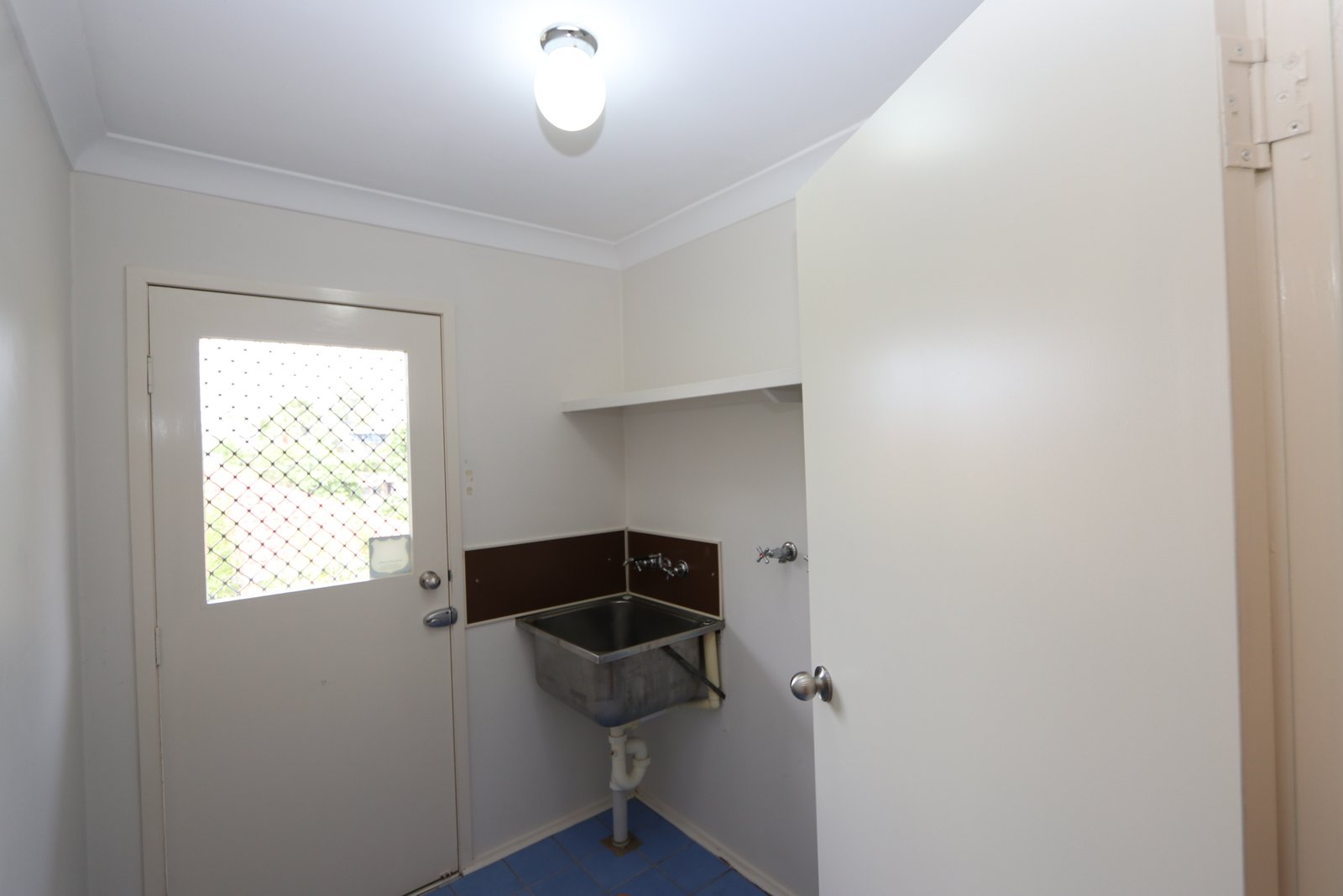 9 Bloodwood Crescent MOLENDINAR 10