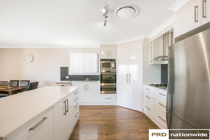 9 Bluebell Way TAMWORTH 2