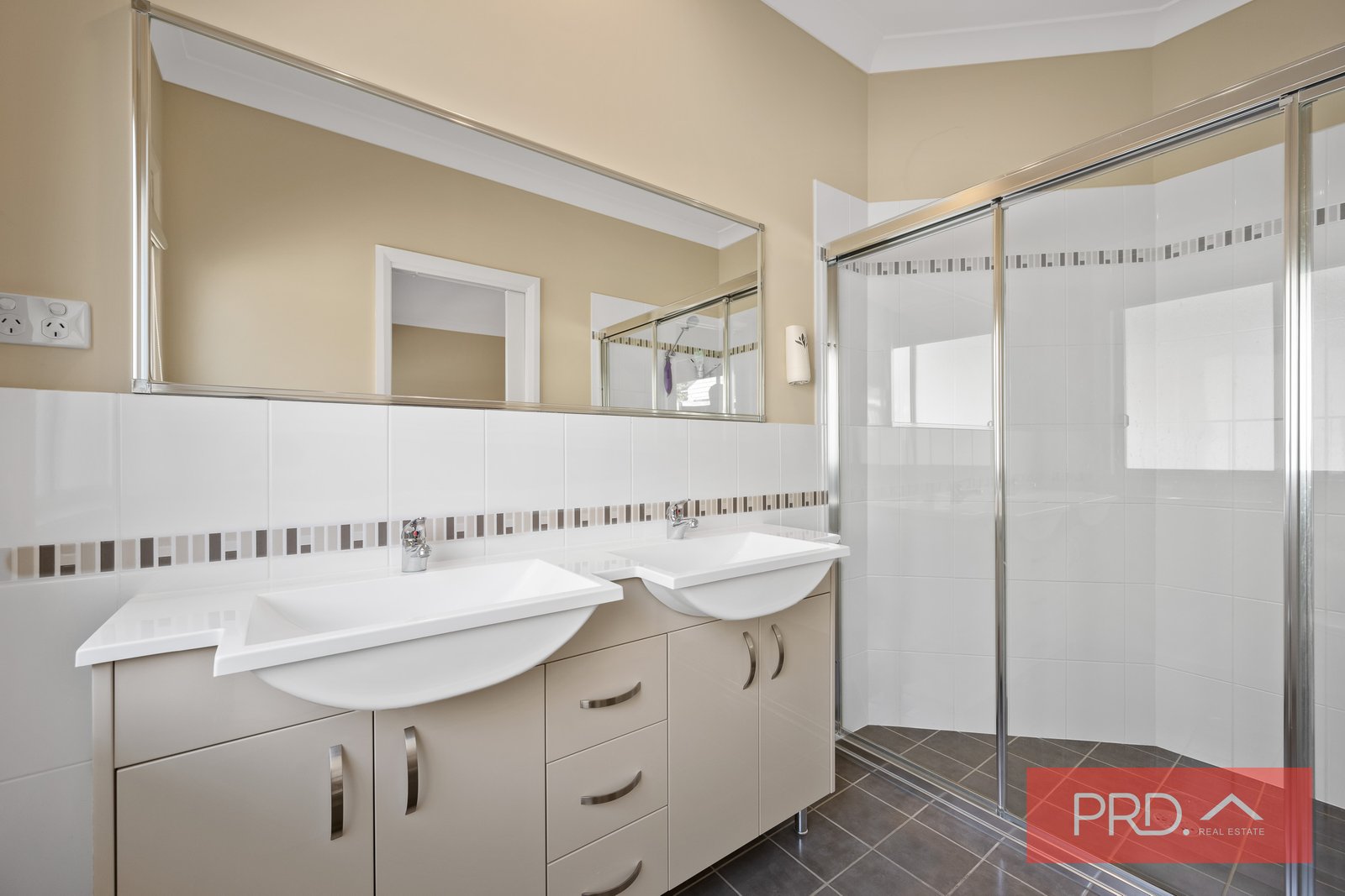 9 Bond Street ORAN PARK 7