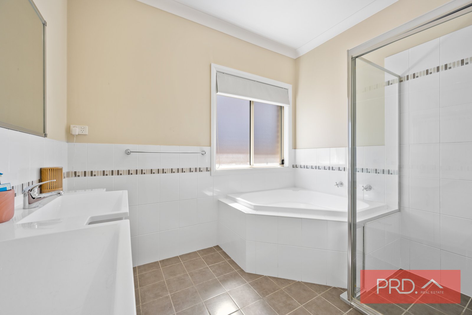 9 Bond Street ORAN PARK 10