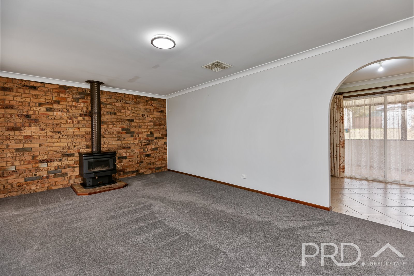 9 Bottlebrush Drive TUMUT 4