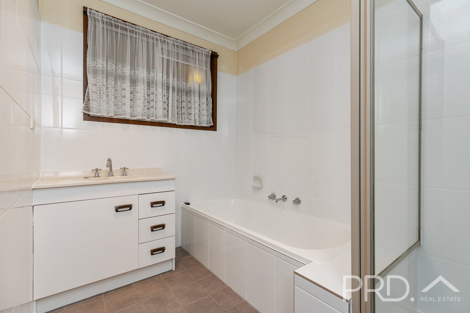 9 Bottlebrush Drive TUMUT 9