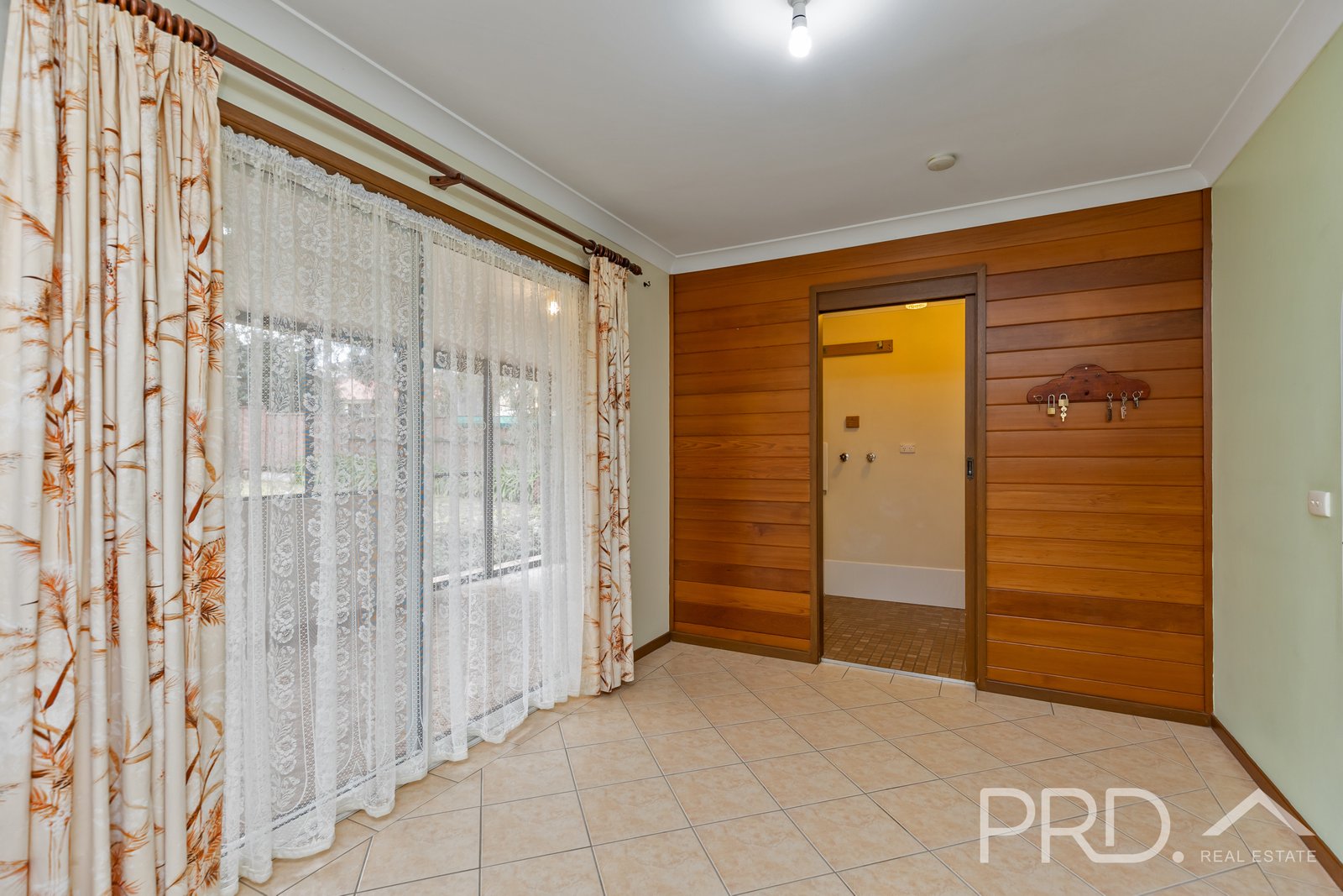 9 Bottlebrush Drive TUMUT 12