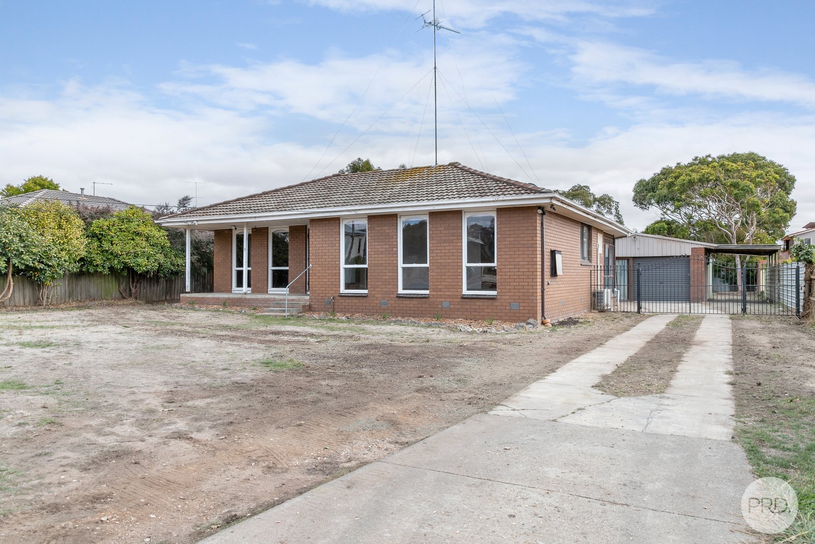 9 Bradbury Street BROWN HILL 1