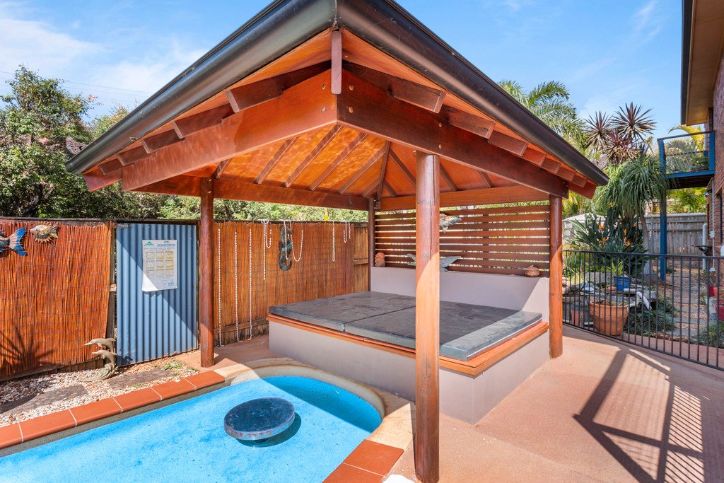 9 BRAEMAR Court REDLAND BAY 6