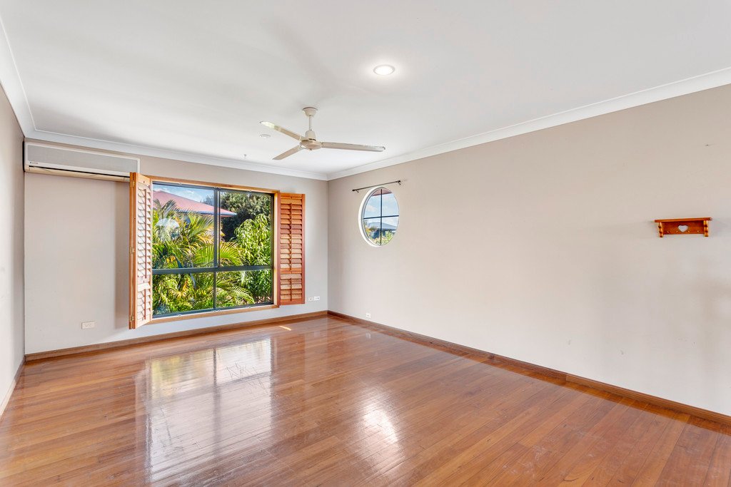 9 BRAEMAR Court REDLAND BAY 11