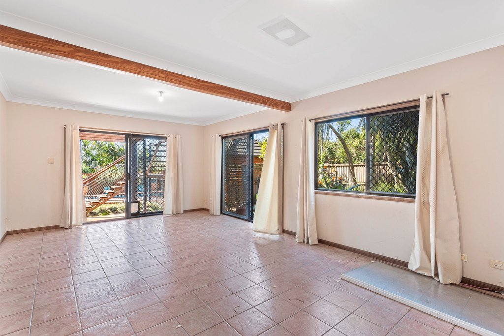 9 BRAEMAR Court REDLAND BAY 17