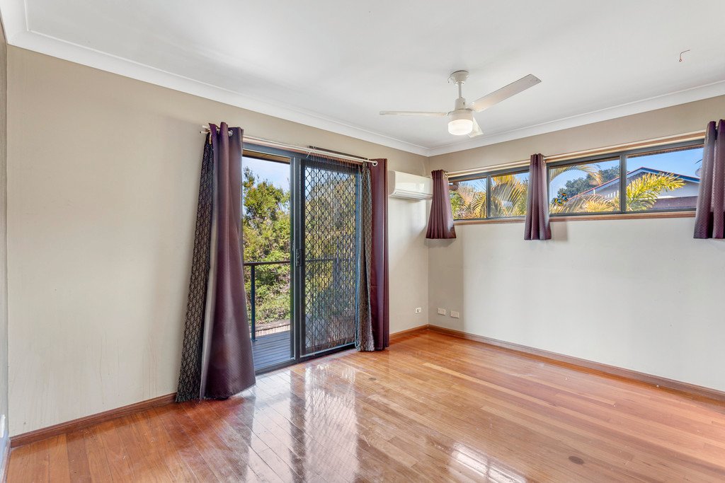 9 BRAEMAR Court REDLAND BAY 18