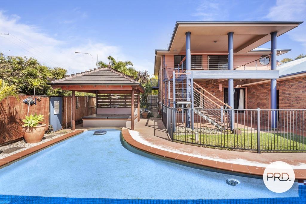 9 BRAEMAR Court REDLAND BAY 1