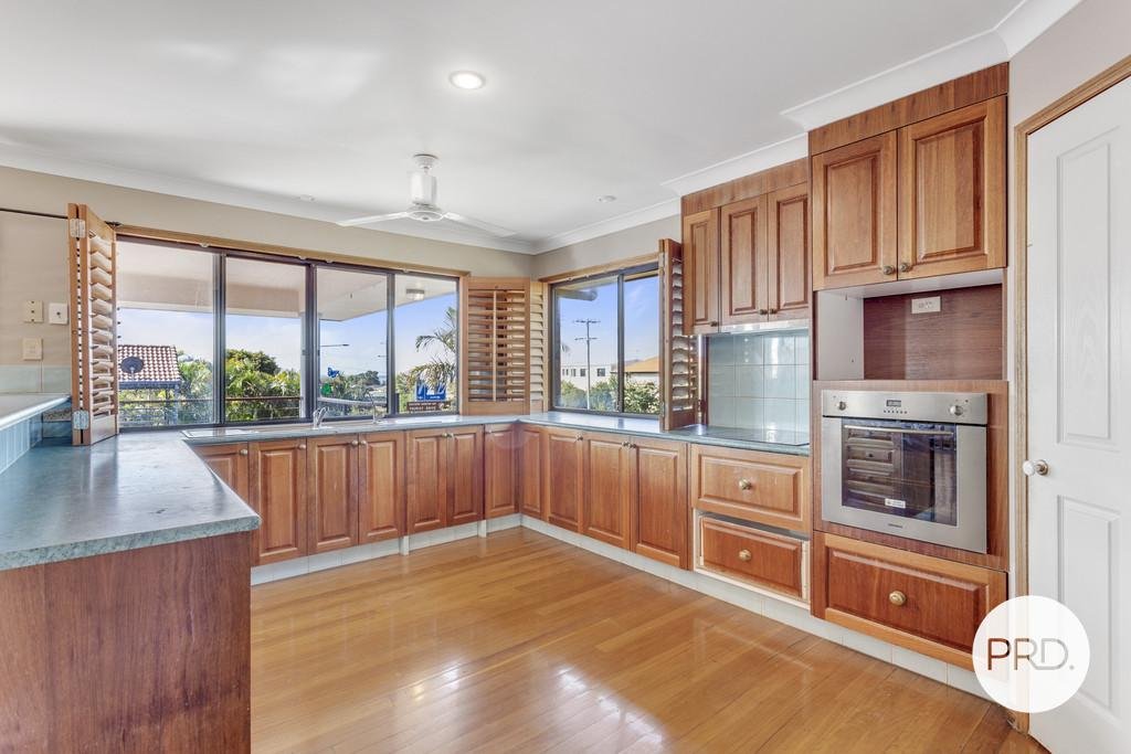 9 BRAEMAR Court REDLAND BAY 8