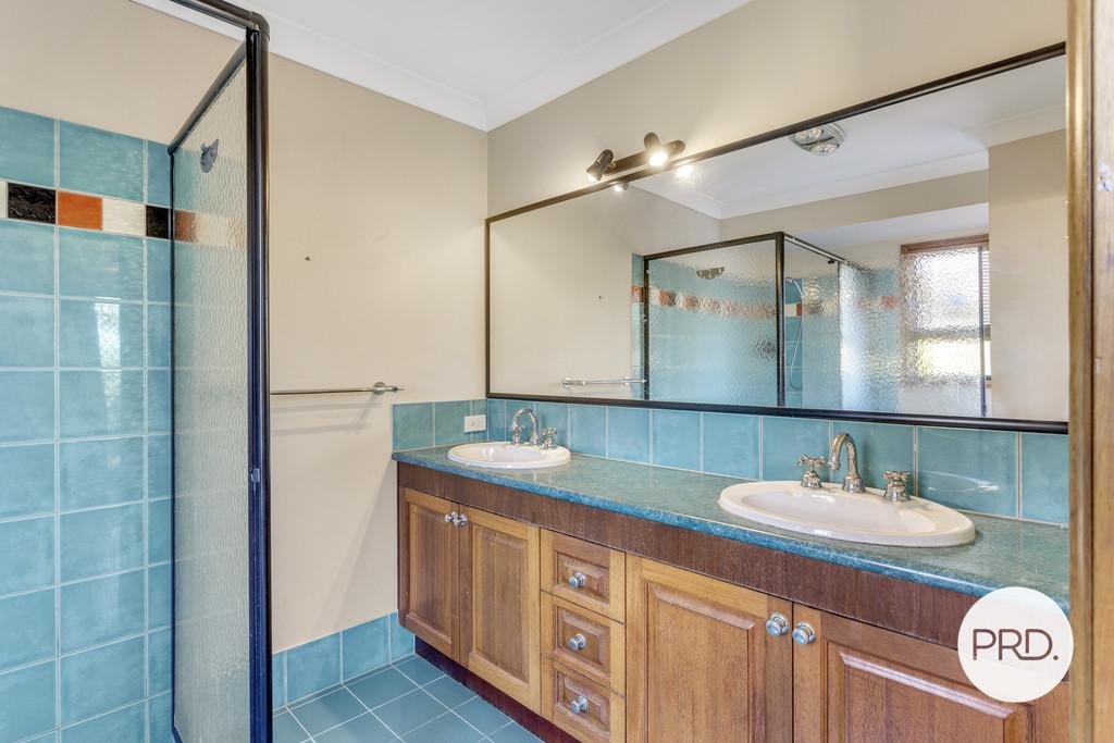 9 BRAEMAR Court REDLAND BAY 16