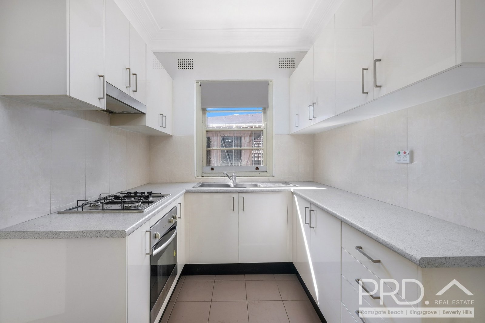 9 Broadarrow Road BEVERLY HILLS 3