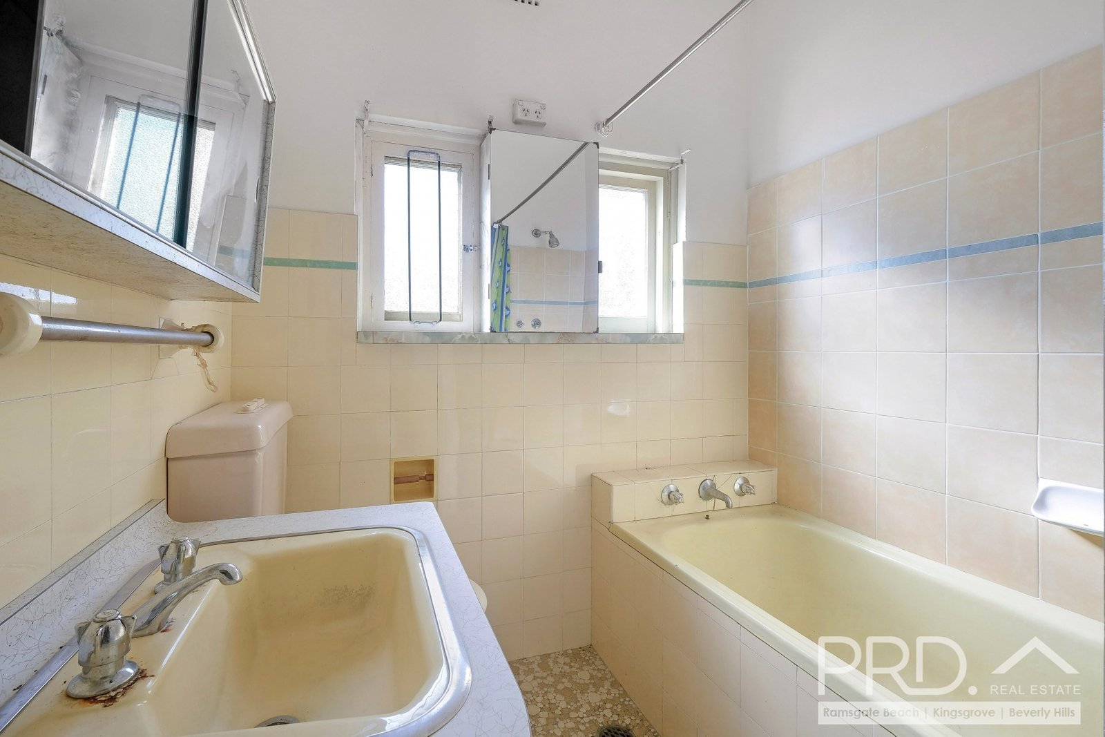 9 Broadarrow Road BEVERLY HILLS 5