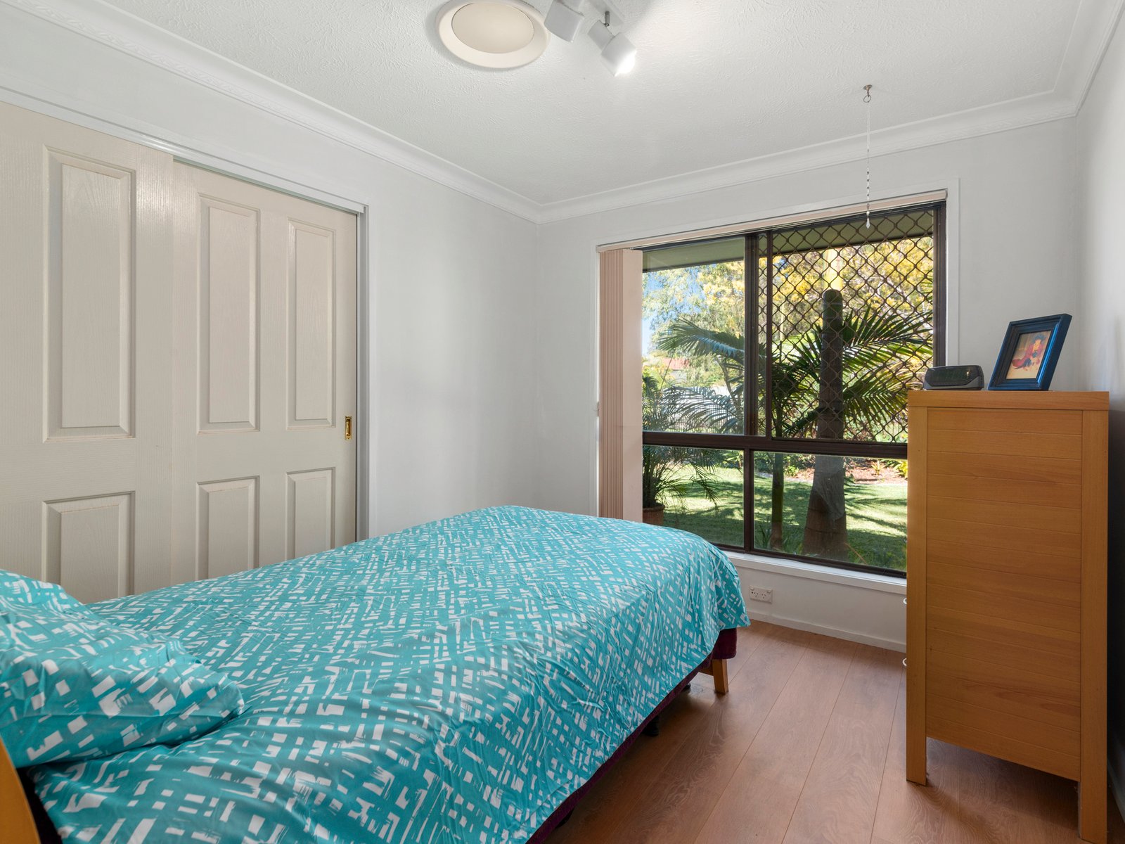 9 Bronhill Street CURRUMBIN WATERS 7