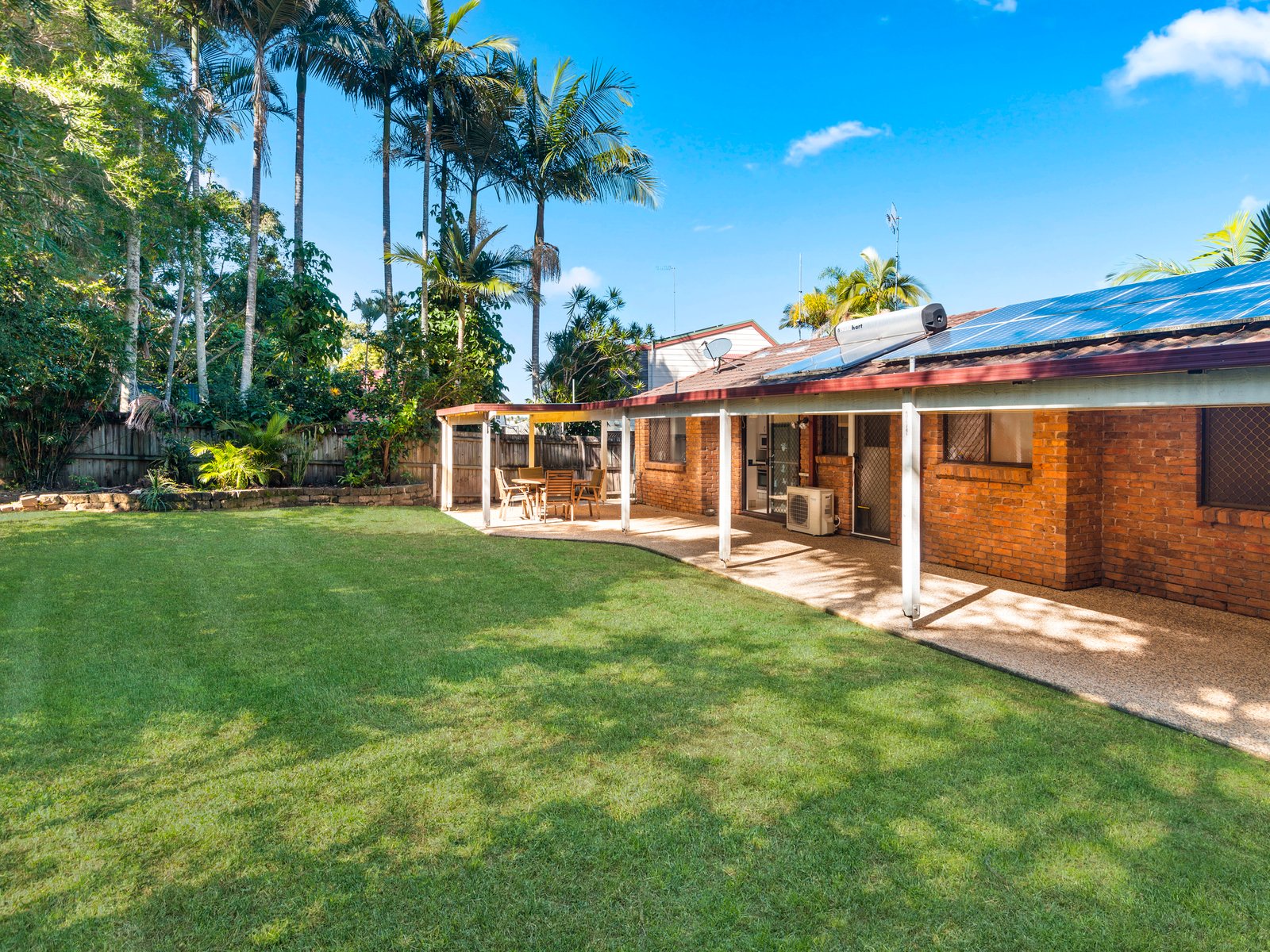 9 Bronhill Street CURRUMBIN WATERS 11