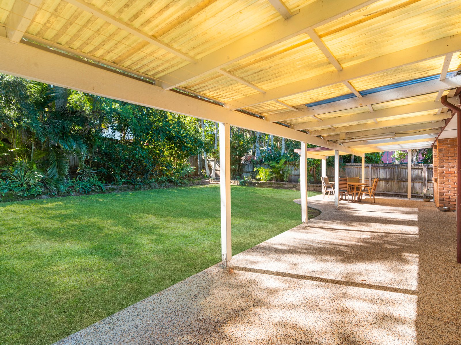 9 Bronhill Street CURRUMBIN WATERS 12