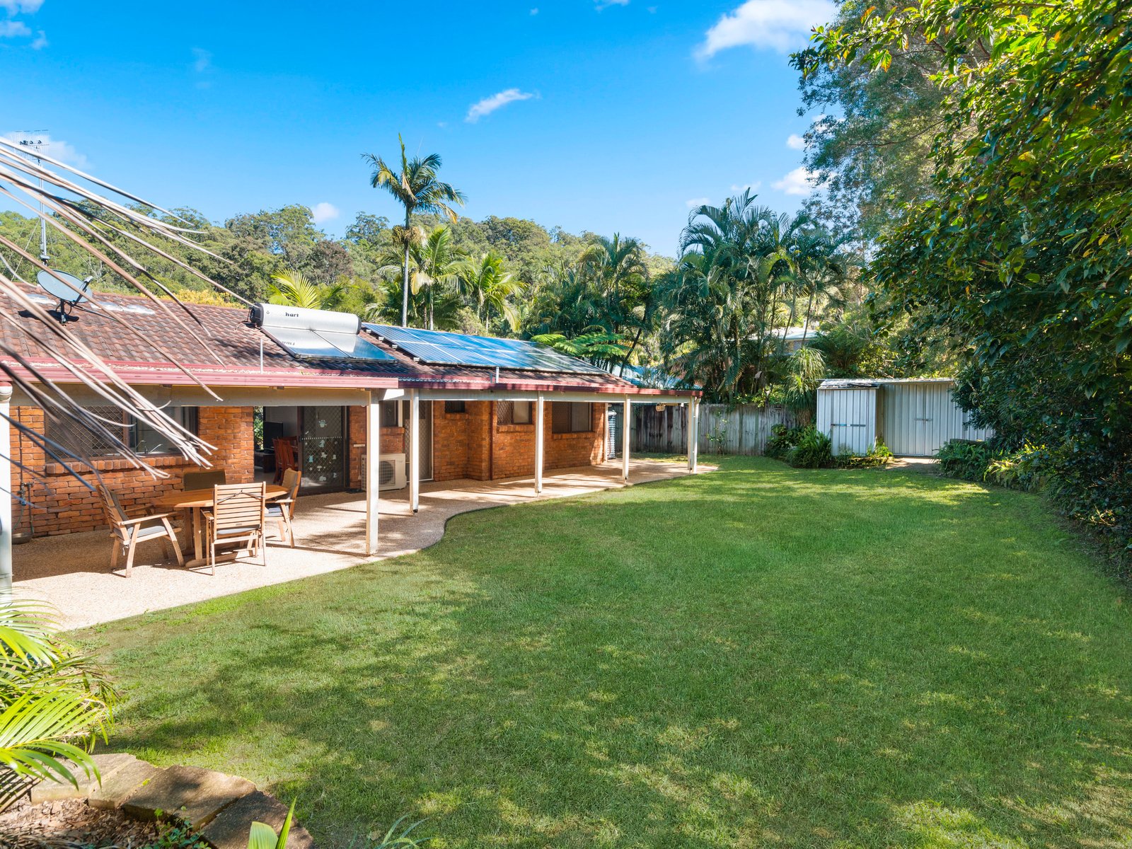 9 Bronhill Street CURRUMBIN WATERS 13