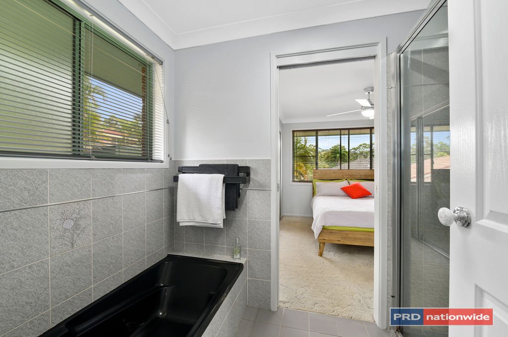 9 Bronzewing Place BOAMBEE EAST 15