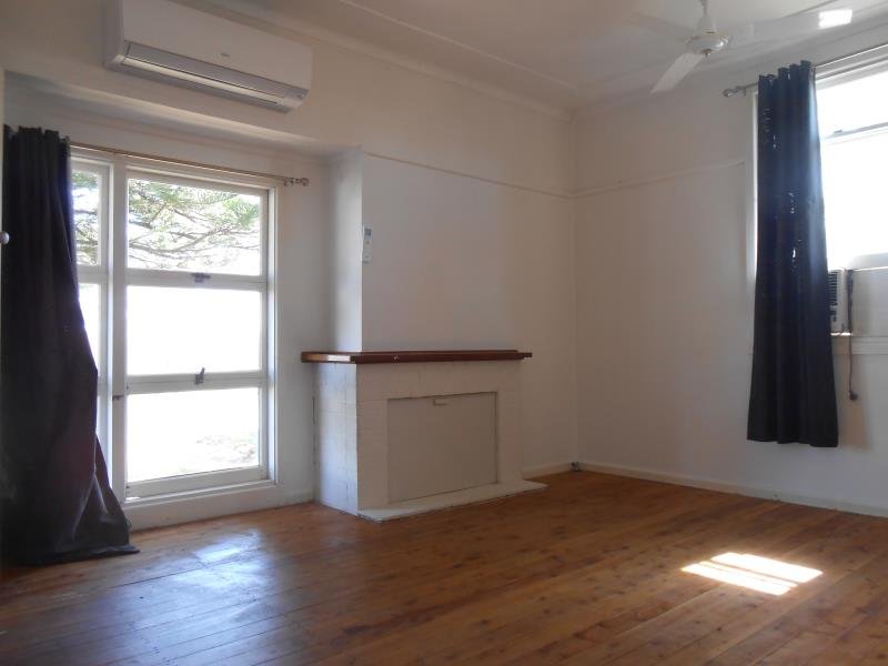 9 Bruce Street TAMWORTH 1