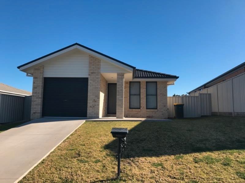 9 Brushbox Grove TAMWORTH 1